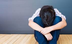 محامي جنائي في الرياض يراجع ملف قضية تحرش